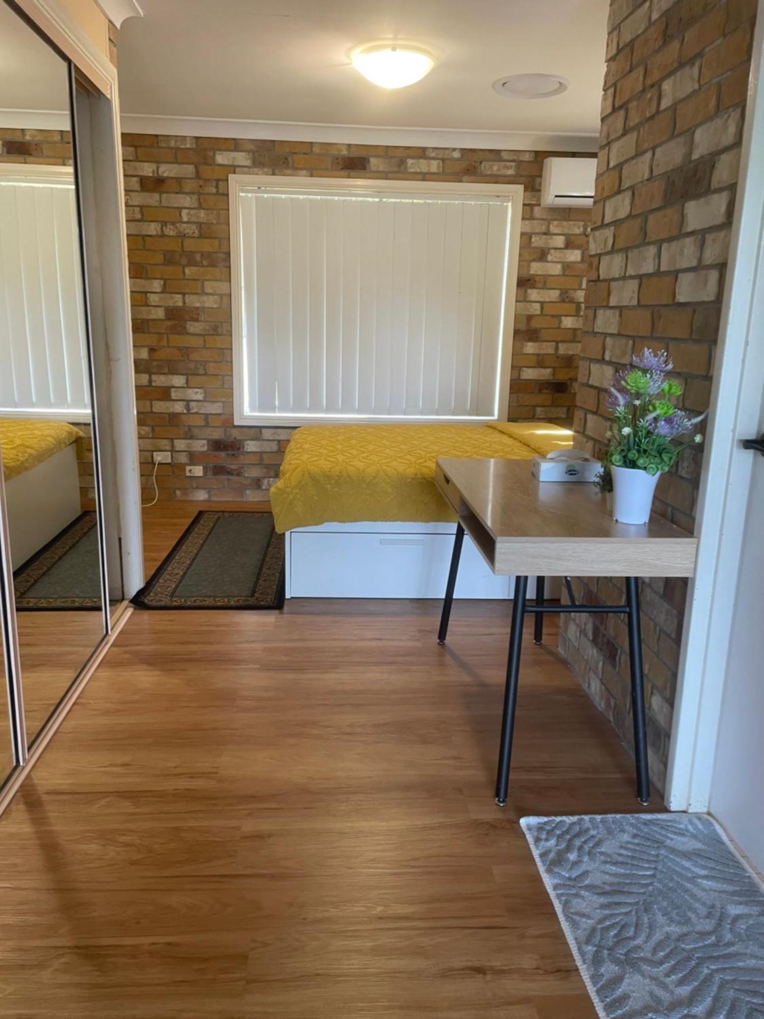 Spacious Studio Unit Rochedale South Luaran gambar