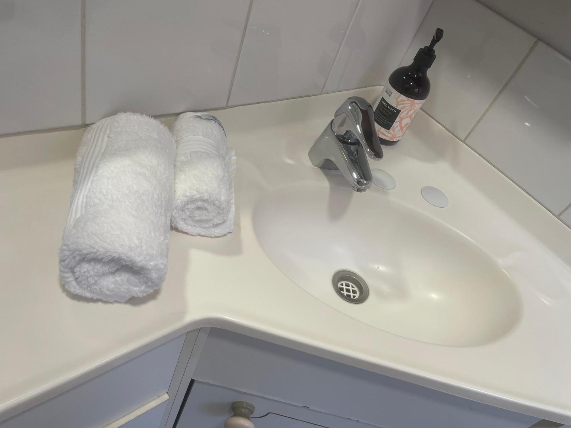 Spacious Studio Unit Rochedale South Luaran gambar